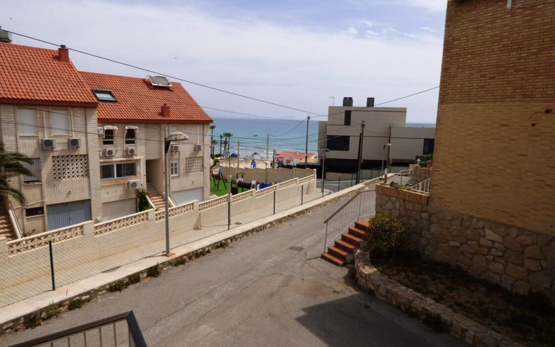 Будинок в San Juan Playa 113 кв.м з видом на море