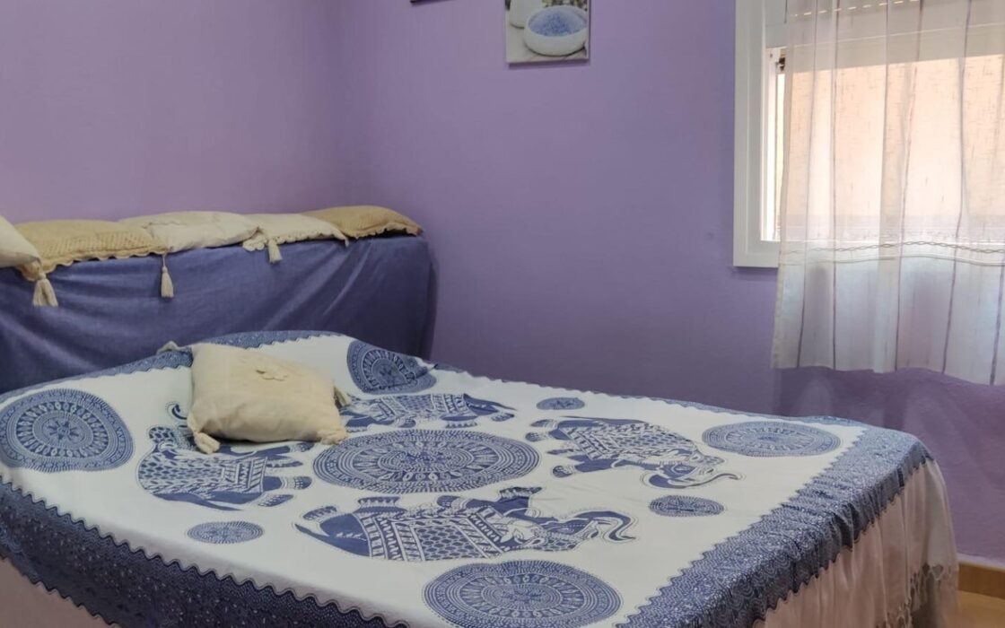 Дом в Торревьехе у пляжа с тремя спальнями и террасой