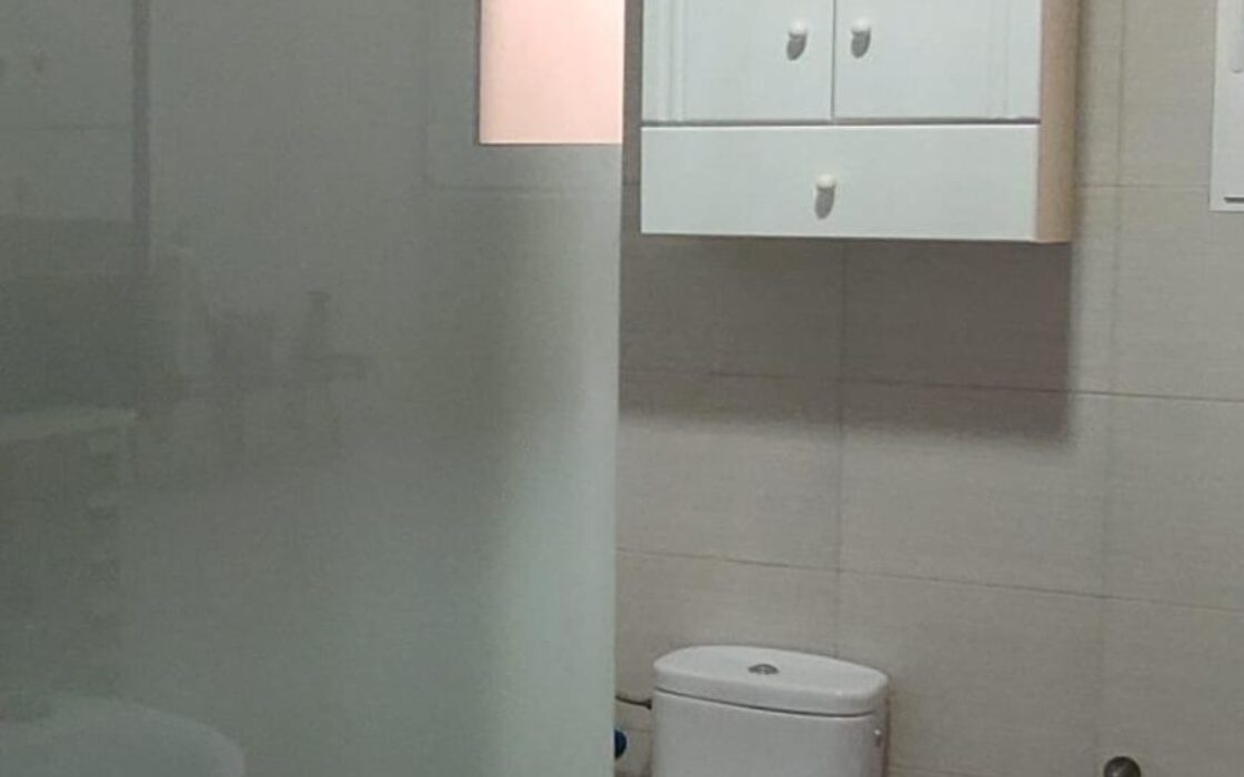 Дом в Торревьехе у пляжа с тремя спальнями и террасой