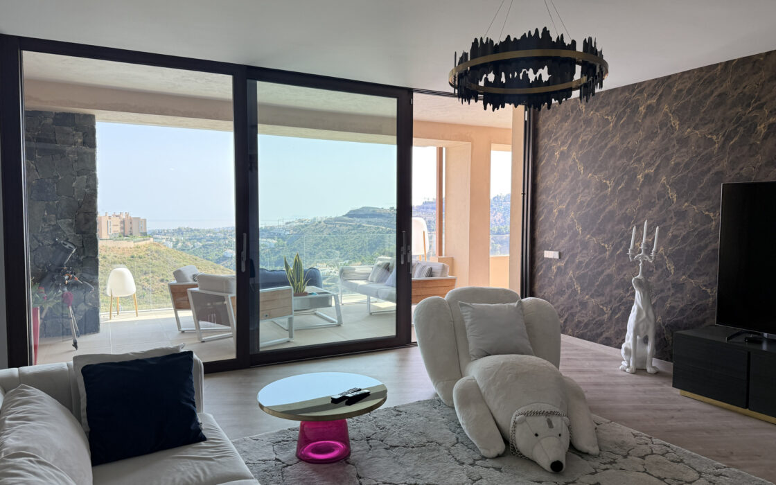 Резиденція з 4 спальнями та видом на море в Ла-Кінта 245 кв.м