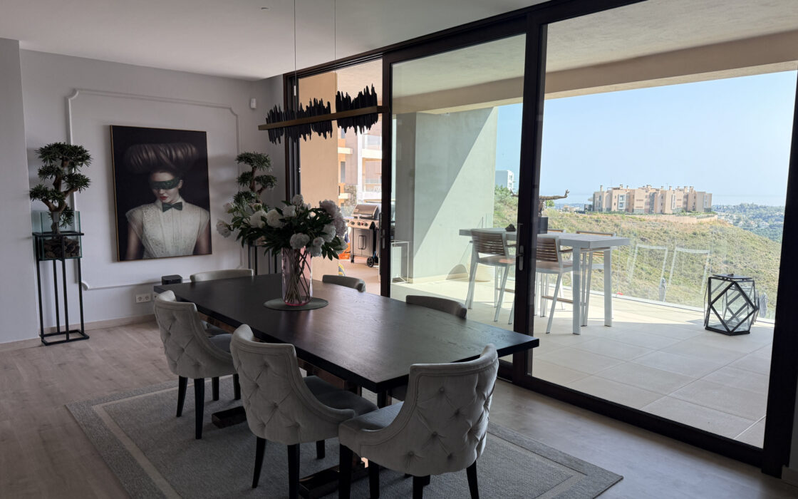 Резиденція з 4 спальнями та видом на море в Ла-Кінта 245 кв.м