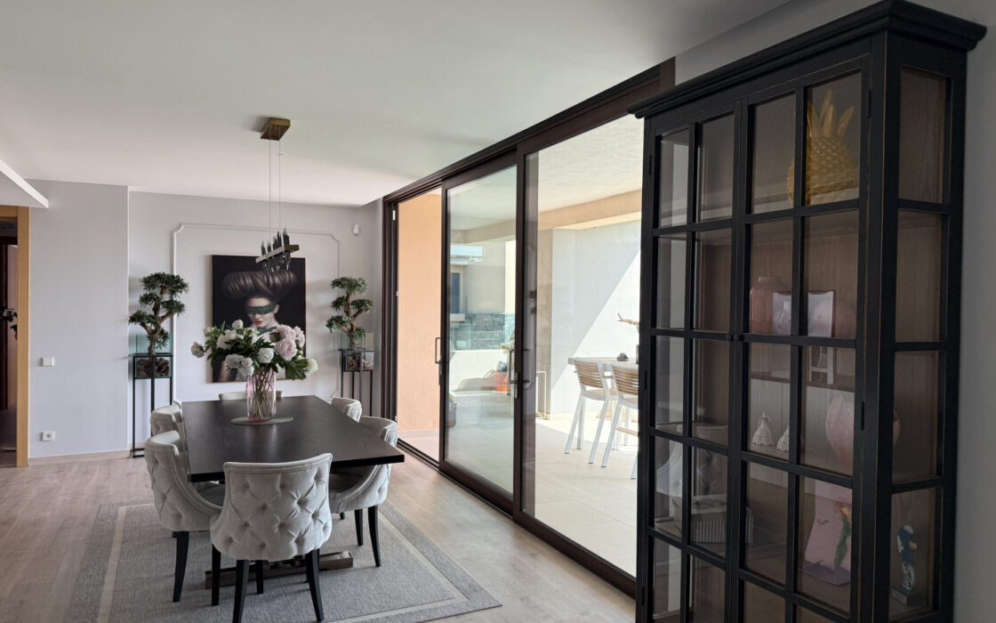 Резиденція з 4 спальнями та видом на море в Ла-Кінта 245 кв.м