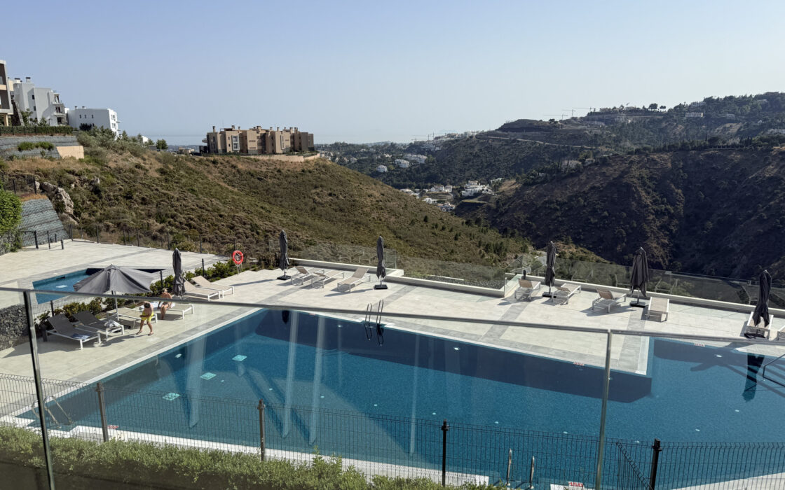 Резиденція з 4 спальнями та видом на море в Ла-Кінта 245 кв.м