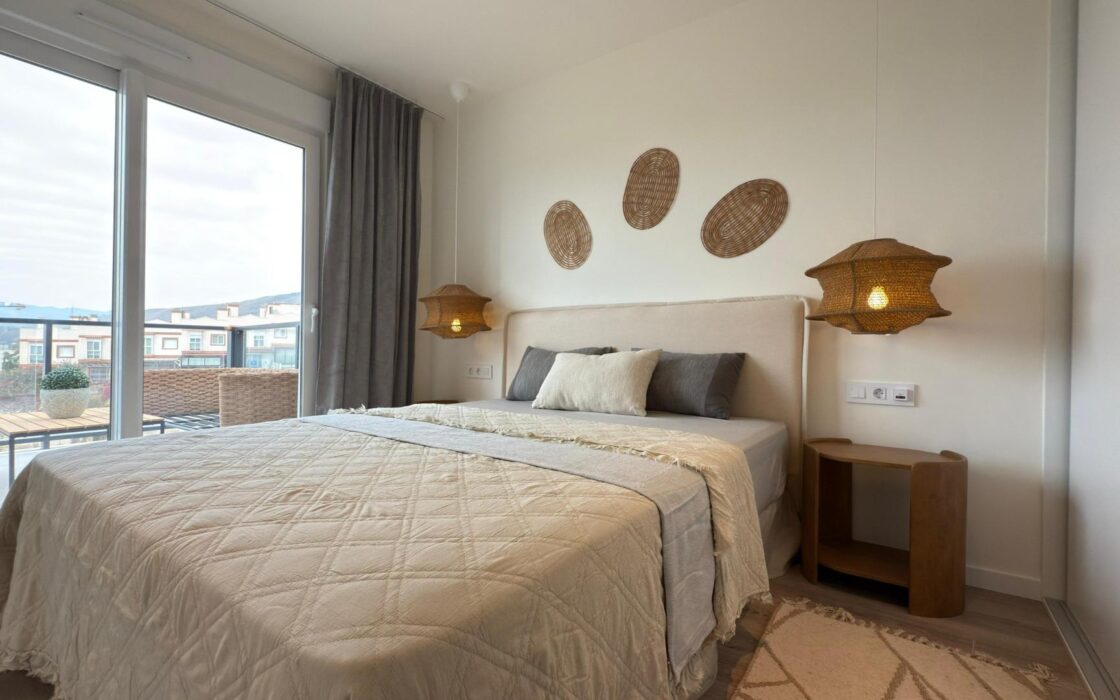 Новый угловой пентхаус с видом на море в Balcón de Finestrat