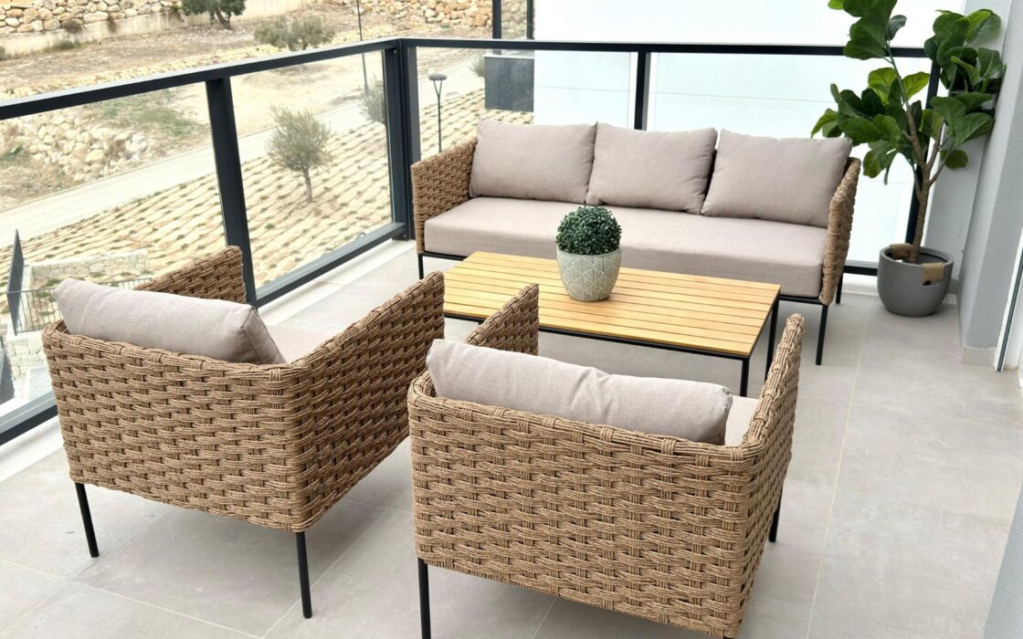 Новый угловой пентхаус с видом на море в Balcón de Finestrat