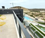 Новый угловой пентхаус с видом на море в Balcón de Finestrat