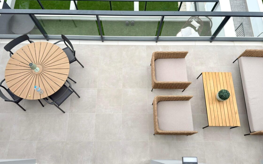 Новый угловой пентхаус с видом на море в Balcón de Finestrat