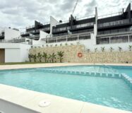 Новый угловой пентхаус с видом на море в Balcón de Finestrat