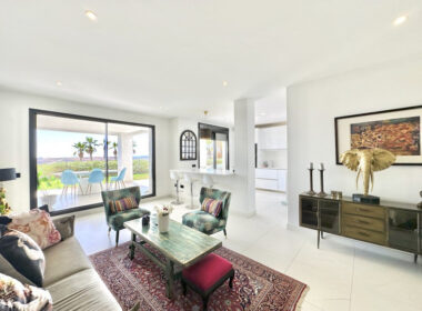 Квартира на первом этаже в Эстепоне 188 кв.м с террасой