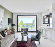 Квартира на первом этаже в Эстепоне 188 кв.м с террасой