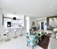 Квартира на первом этаже в Эстепоне 188 кв.м с террасой