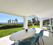 Квартира на первом этаже в Эстепоне 188 кв.м с террасой