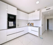 Квартира на первом этаже в Эстепоне 188 кв.м с террасой