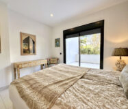 Квартира на первом этаже в Эстепоне 188 кв.м с террасой