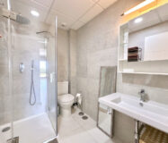 Квартира на первом этаже в Эстепоне 188 кв.м с террасой