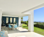 Квартира на первом этаже в Эстепоне 188 кв.м с террасой