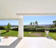 Квартира на первом этаже в Эстепоне 188 кв.м с террасой