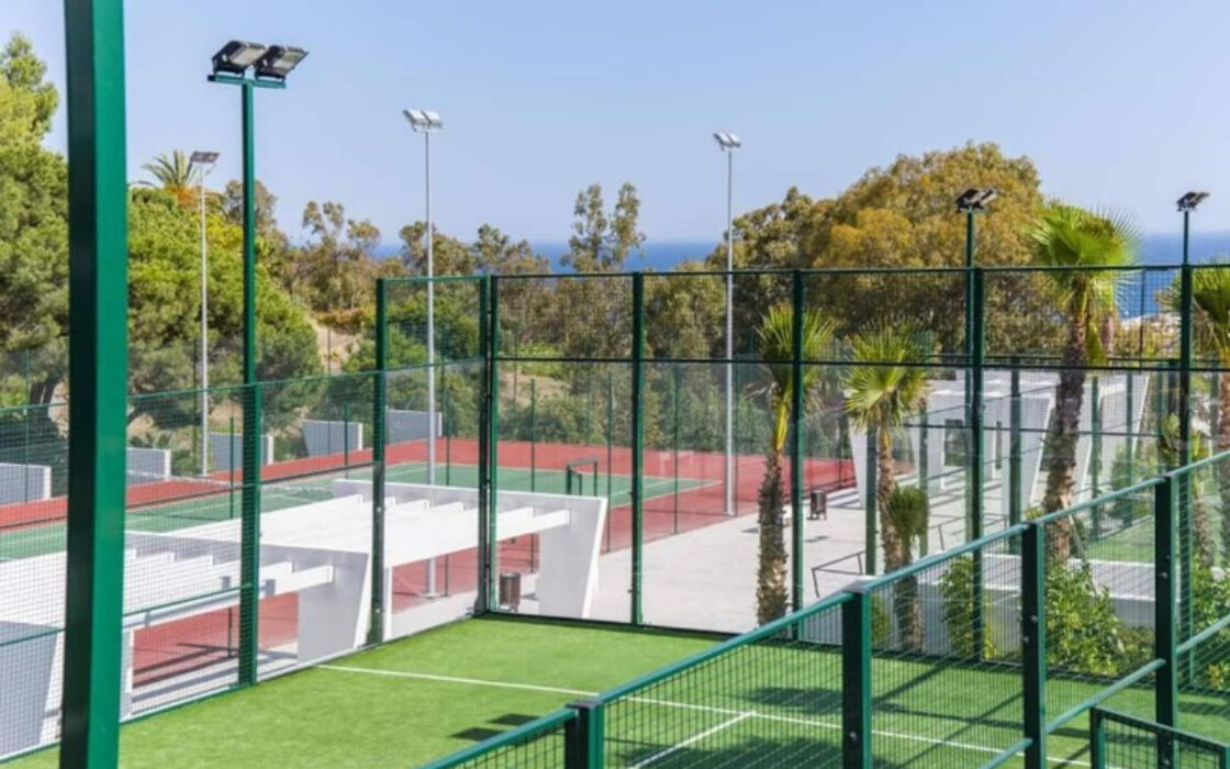 Квартира на первом этаже в Эстепоне 188 кв.м с террасой