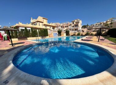 Уютный таунхаус в Ориуэла Коста с террасой 90 кв.м