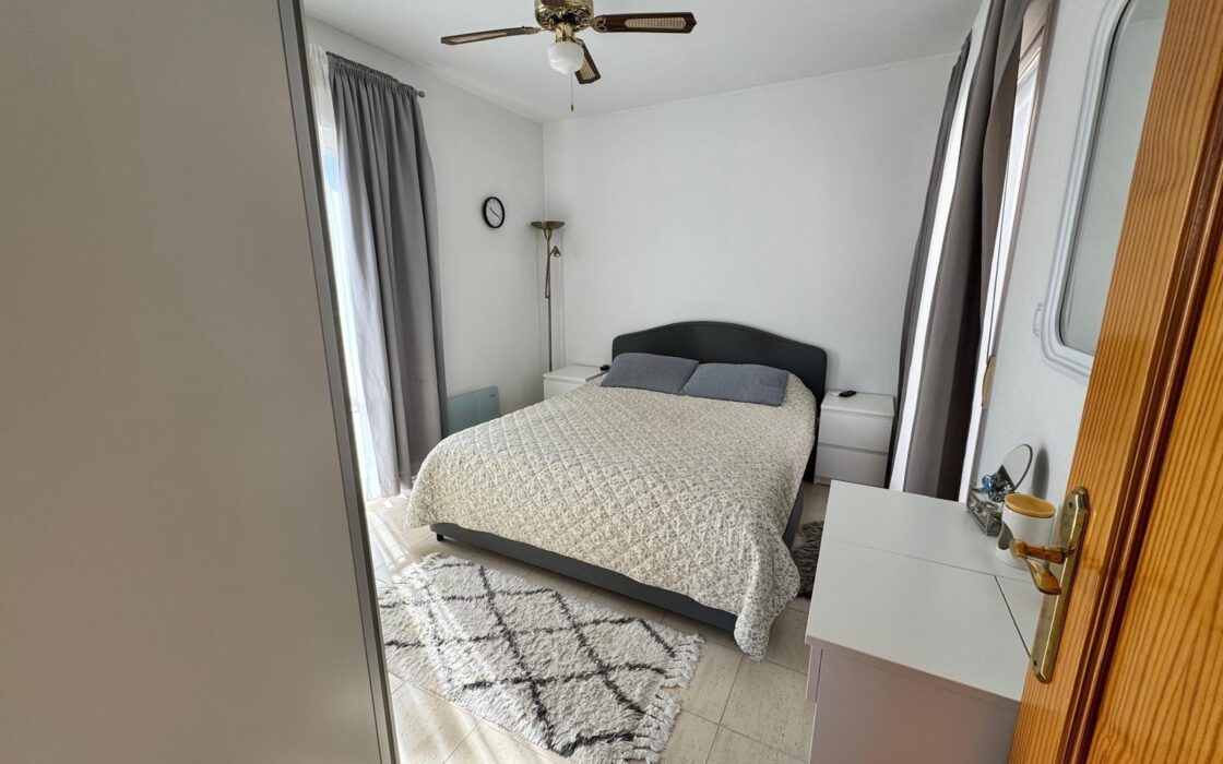 Уютный таунхаус в Ориуэла Коста с террасой 90 кв.м