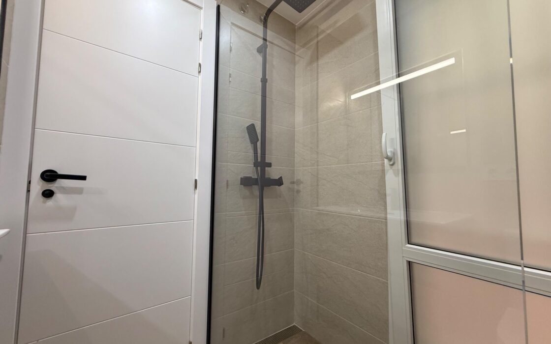 Продаються апартаменти в Аликанте 130 кв.м з туристичною ліцензією