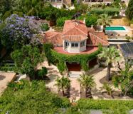 Вилла в Аликанте 500 кв.м с бассейном и террасой