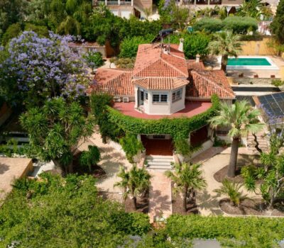 Вілла в Аліканте 500 кв.м з басейном і терасою