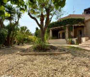 Вилла в Аликанте 500 кв.м с бассейном и террасой