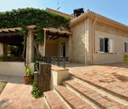 Вилла в Аликанте 500 кв.м с бассейном и террасой