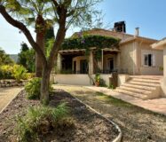 Вилла в Аликанте 500 кв.м с бассейном и террасой