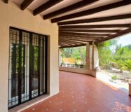 Вилла в Аликанте 500 кв.м с бассейном и террасой