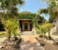 Вилла в Аликанте 500 кв.м с бассейном и террасой