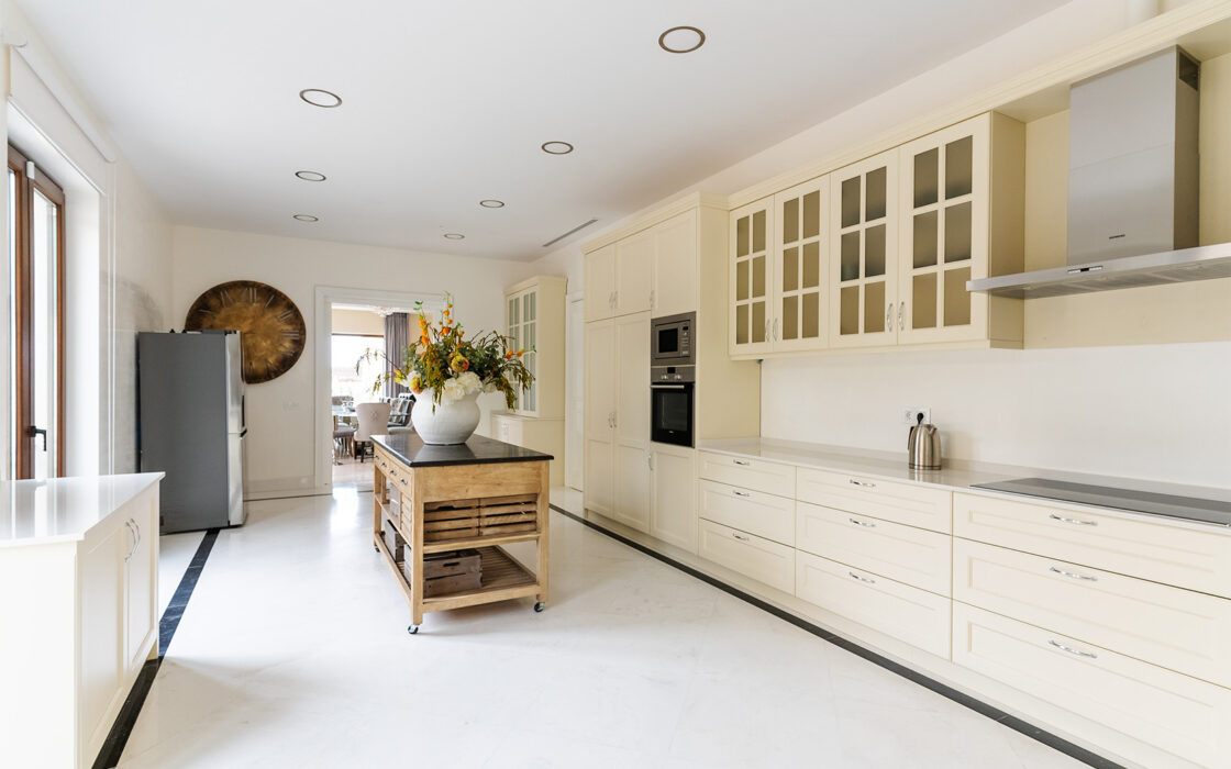 Роскошный пентхаус в Сьерра-Бланке, 374 кв.м, терраса