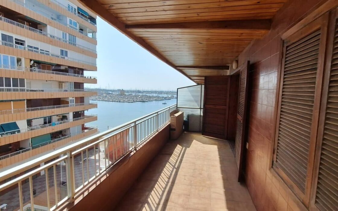 Простора квартира 111 кв.м в Асекионе Торревьеха у моря