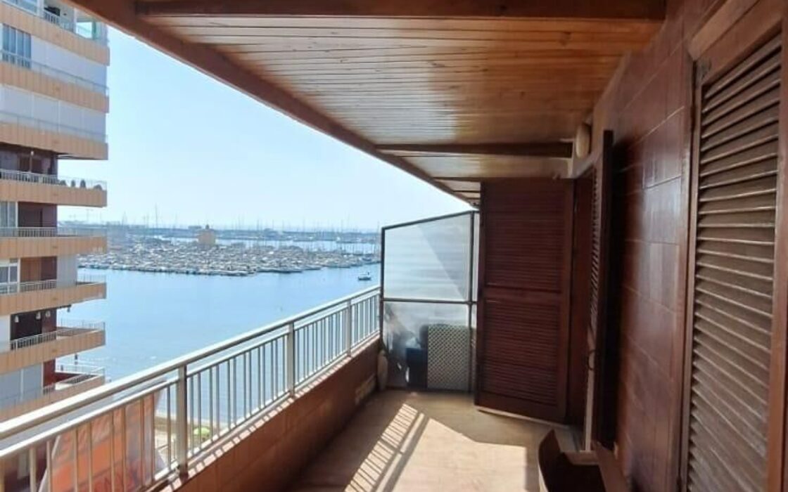 Простора квартира 111 кв.м в Асекионе Торревьеха у моря