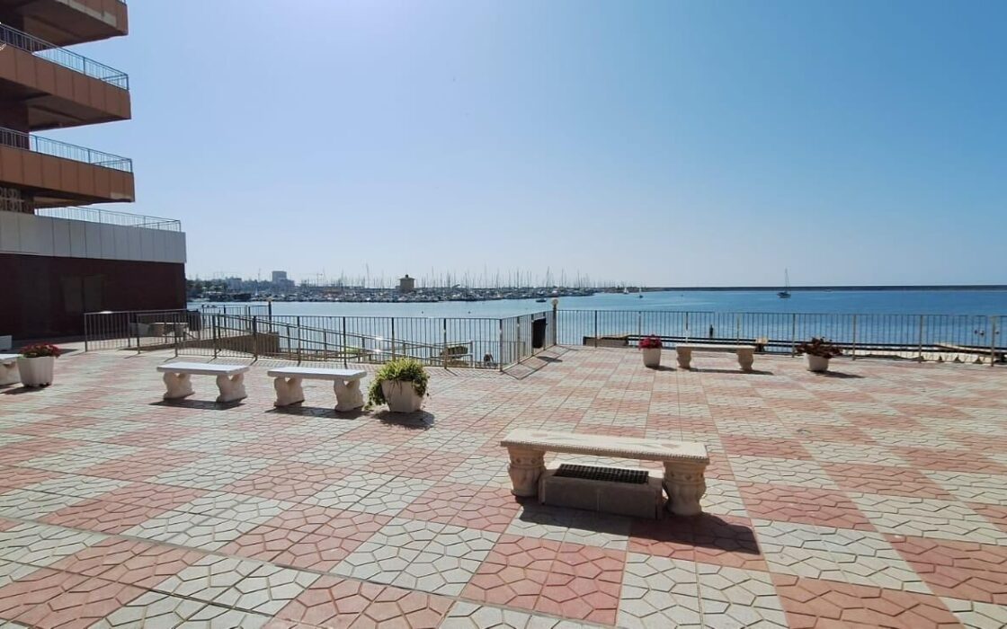 Простора квартира 111 кв.м в Асекионе Торревьеха у моря