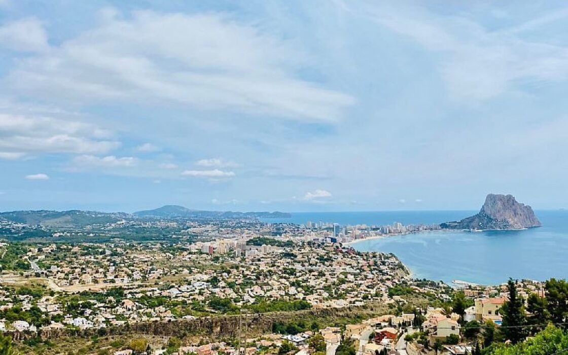 Вілла в Кальпі з видом на море 349 кв.м новобудова