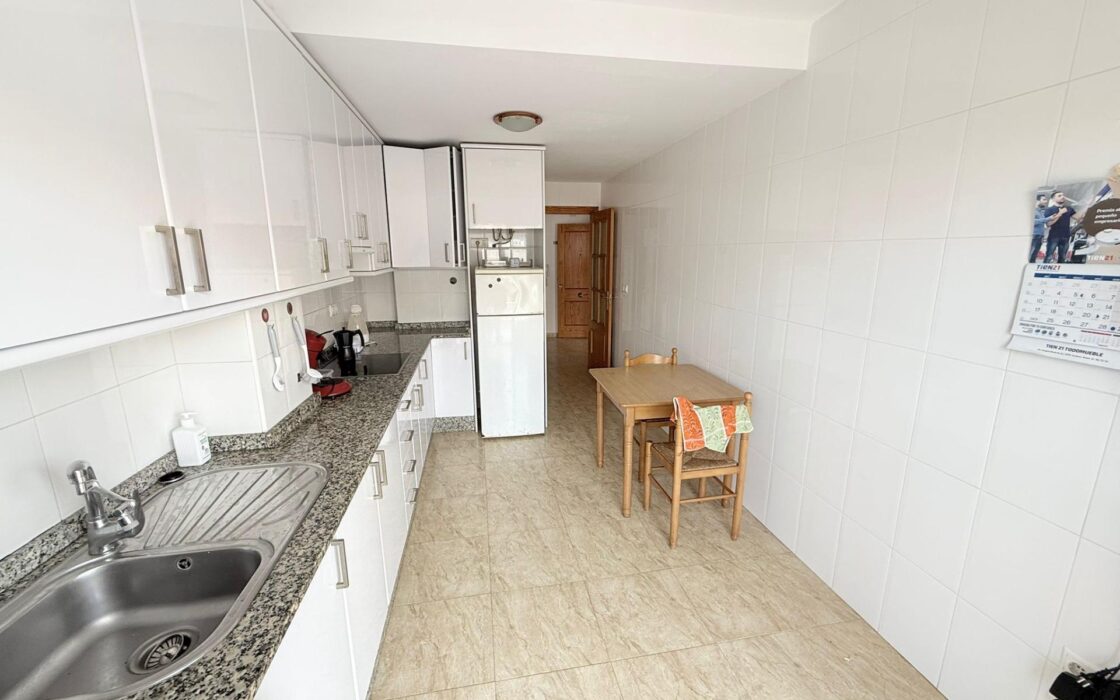 Апартаменти 112 кв.м у моря в Гуардамаре з балконом