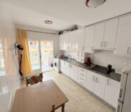 Апартаменти 112 кв.м у моря в Гуардамаре з балконом