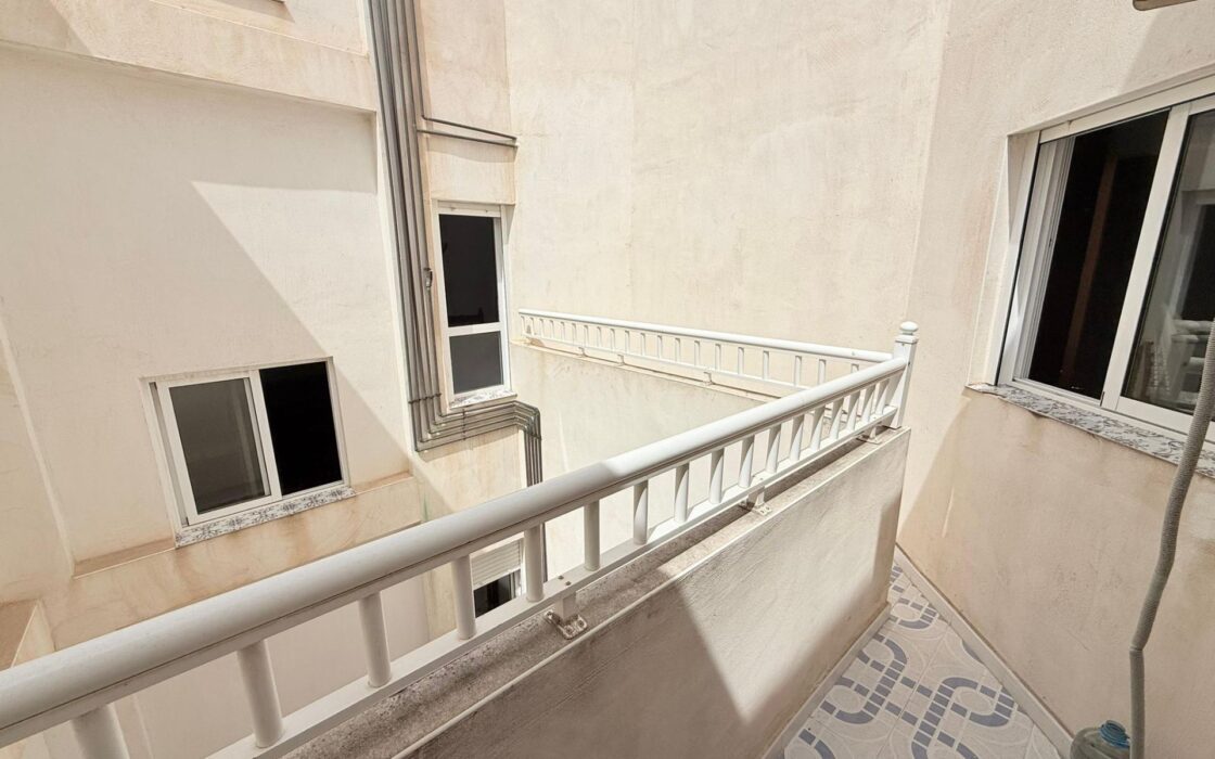 Апартаменти 112 кв.м у моря в Гуардамаре з балконом