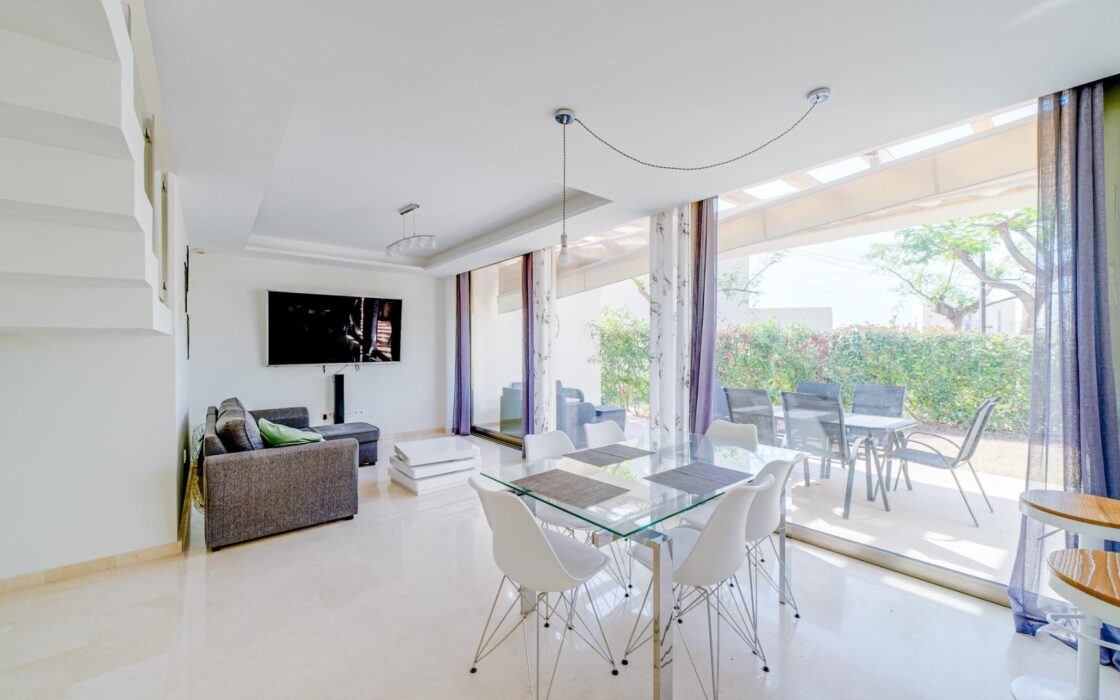 Таунхаус у моря в Вильяхойосе с террасой 156 кв.м