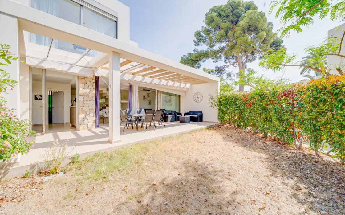 Таунхаус у моря в Вильяхойосе с террасой 156 кв.м