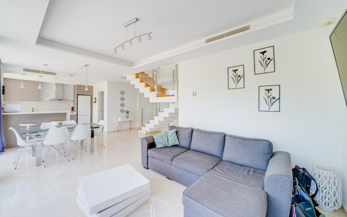 Таунхаус у моря в Вильяхойосе с террасой 156 кв.м