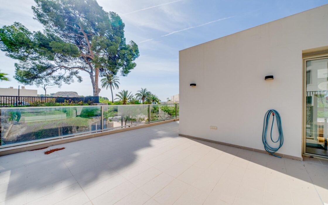 Таунхаус у моря в Вильяхойосе с террасой 156 кв.м