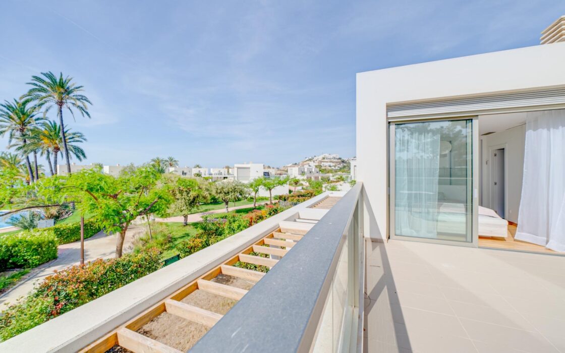 Таунхаус у моря в Вильяхойосе с террасой 156 кв.м