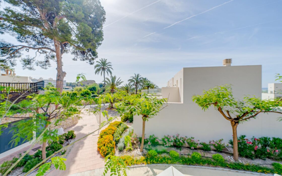 Таунхаус у моря в Вильяхойосе с террасой 156 кв.м