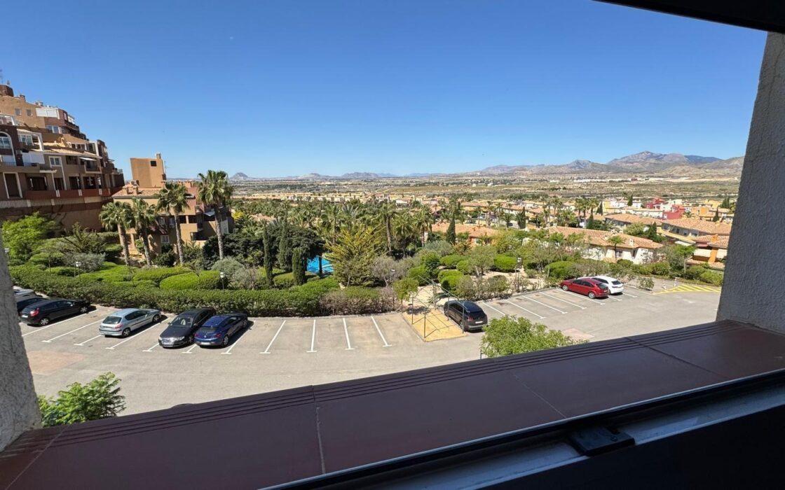 Апартаменти 80 кв.м в Mutxamel з терасою та басейном