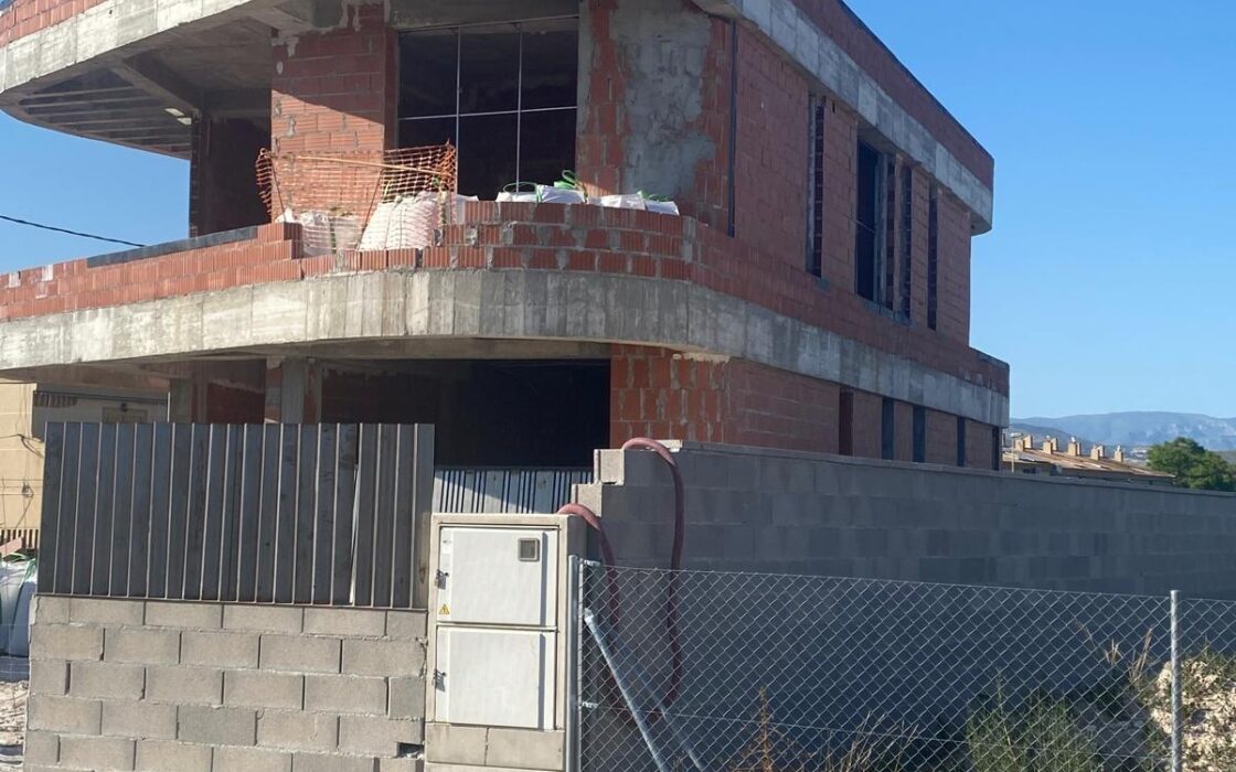 Вилла 500 кв.м в Аликанте, новостройка с 4 спальнями