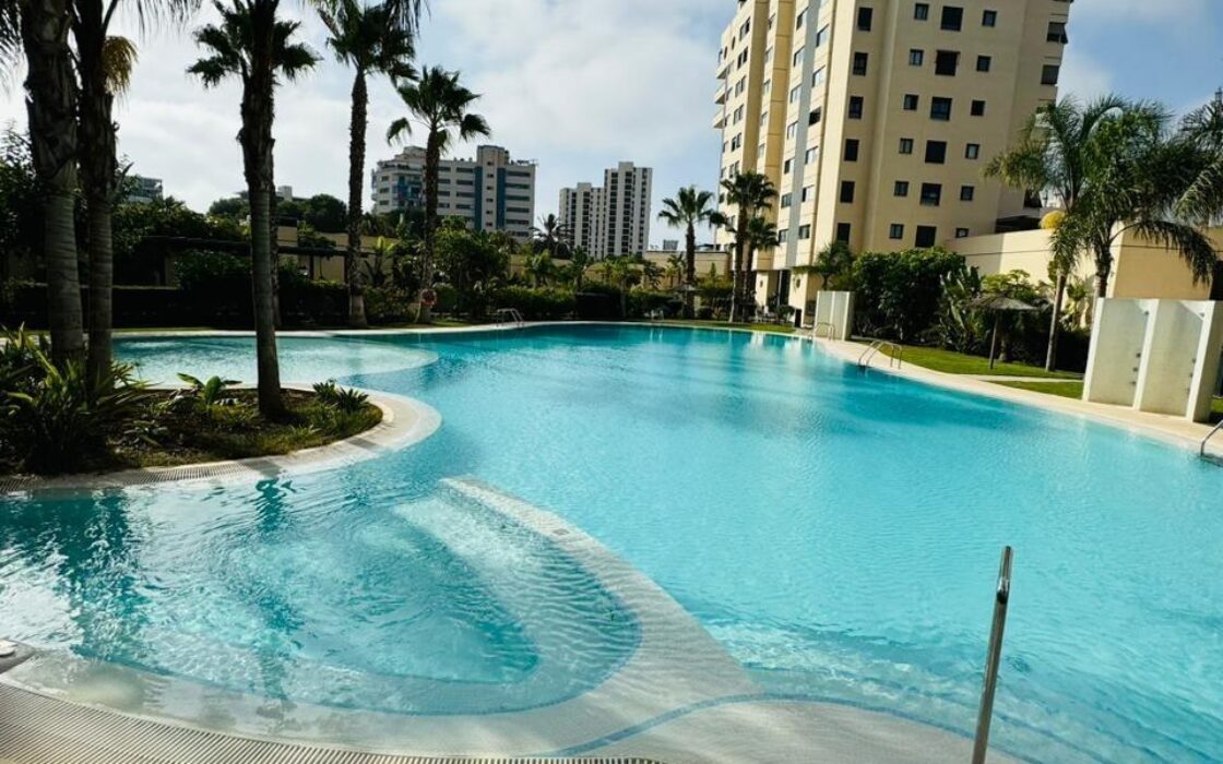 Апартаменти в Аликанте 110 кв.м у моря з терасою