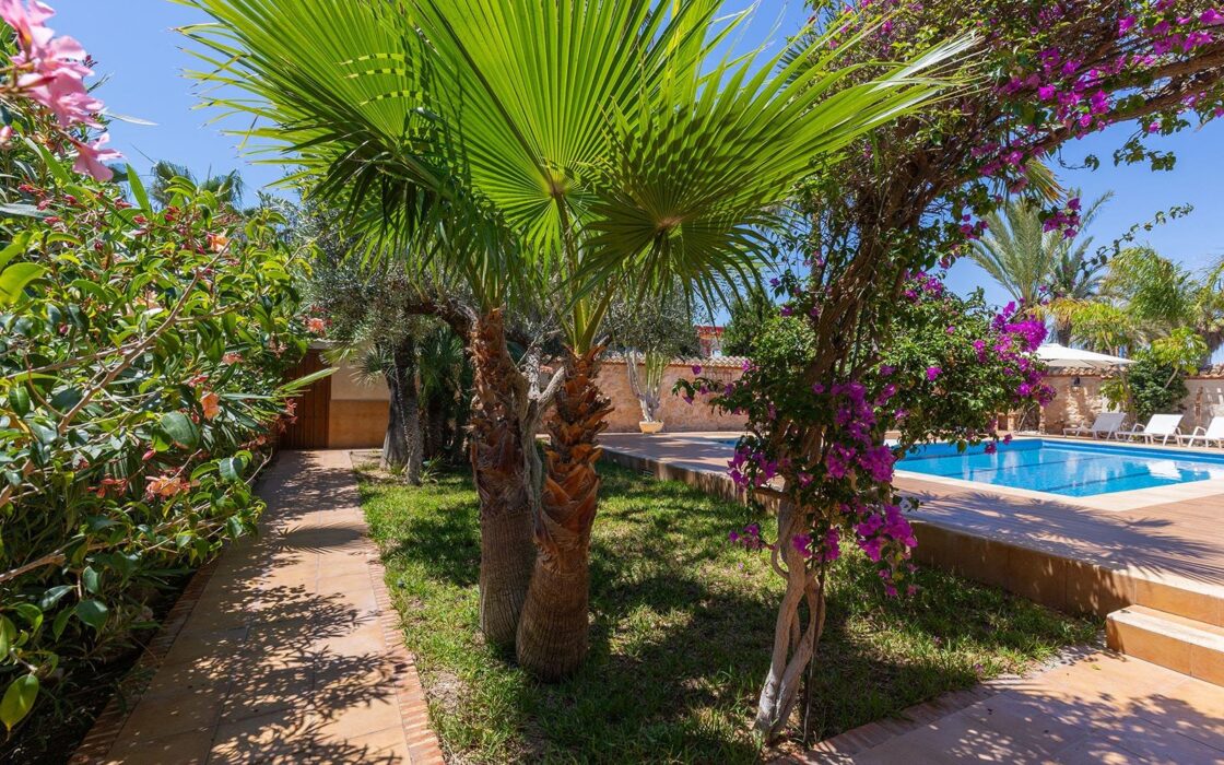 Вилла в Ориуэла Коста 168 кв.м з терасою та басейном